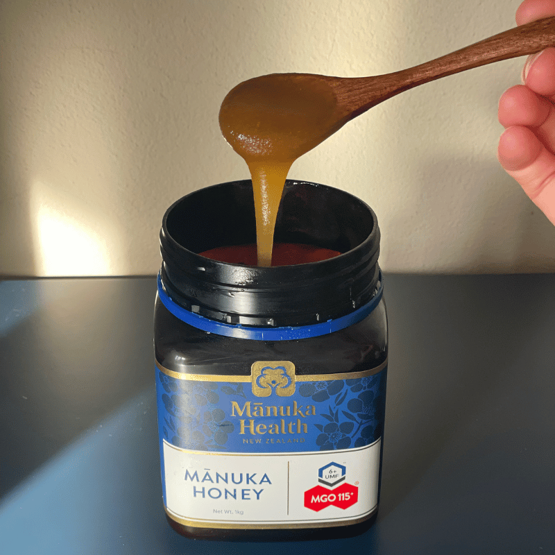 Hölzerner Honiglöffel